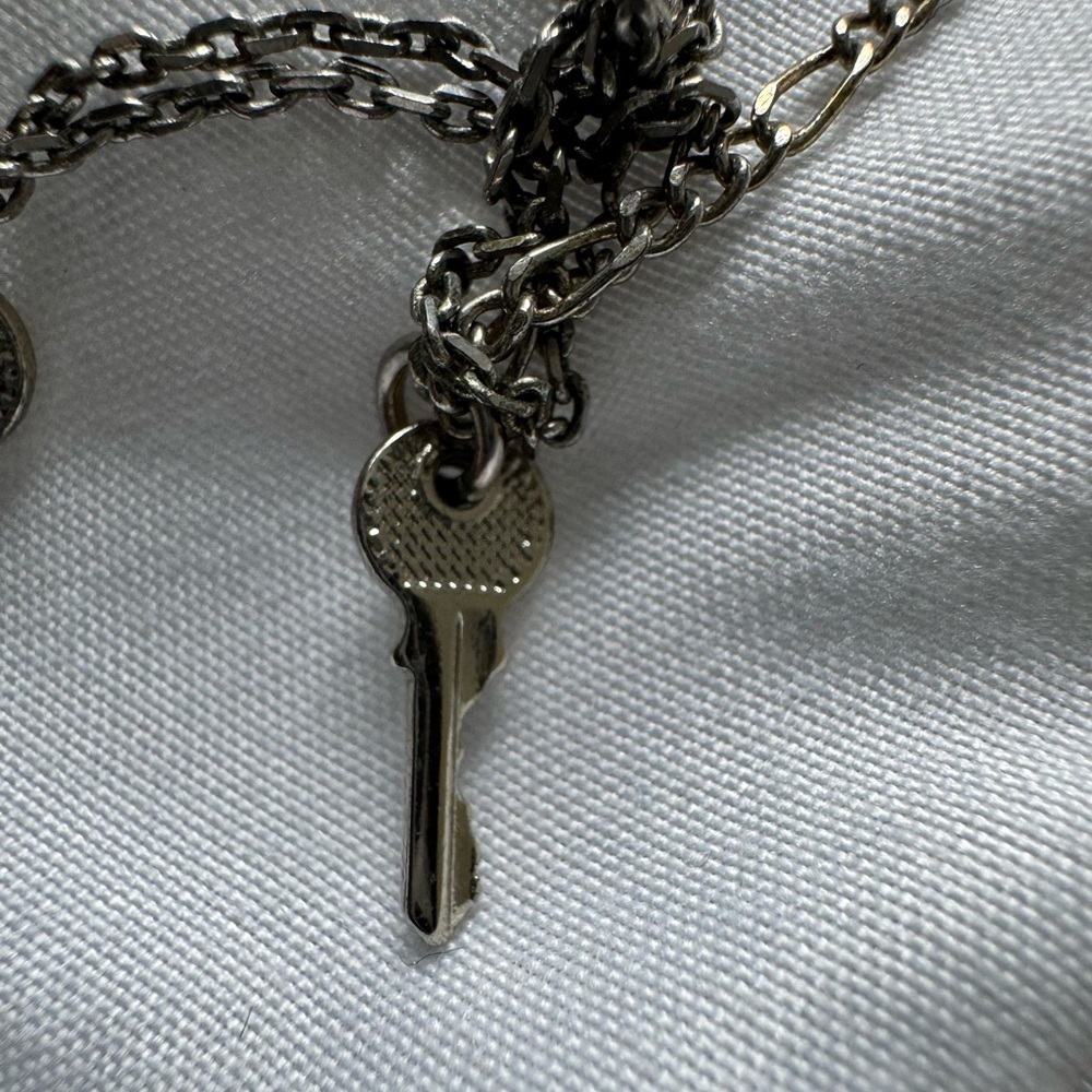 Key Necklace Set - Picture 15 of 16